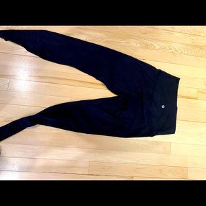 Lululemon - Align Leggings - Size 6 - full length - black with reflective design